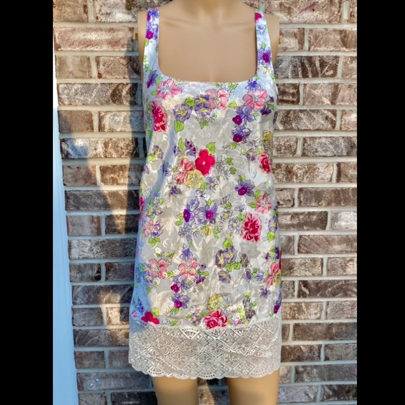 Victoria’s Secret Gold Label Floral Lace Trim Slip - Picture 4 of 8